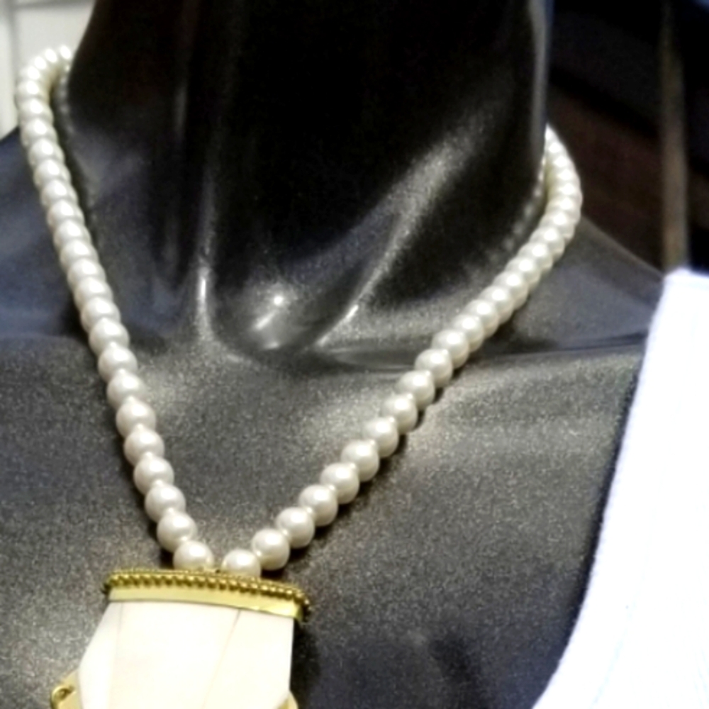 White Horn Pendant with golden Accents Necklace - Picture 8 of 16